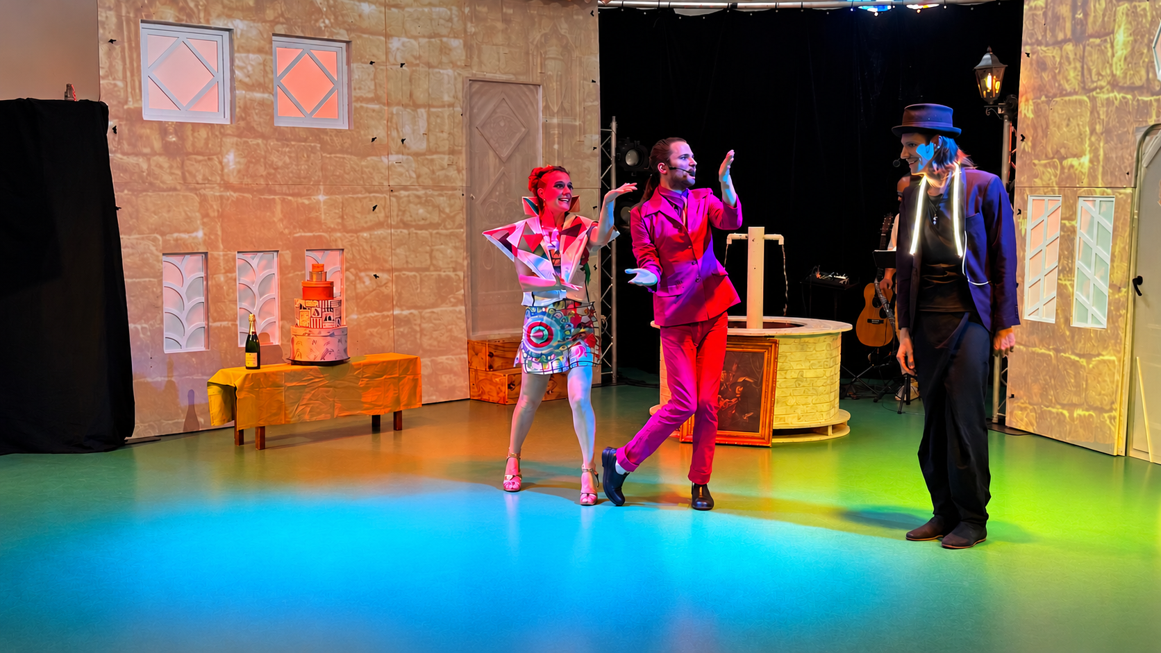 Monsieur Salvebrume, Tricia Pélangie et Rupert Galico dans le village